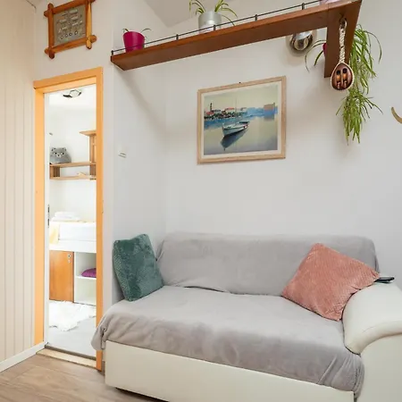 House Sai דירה *