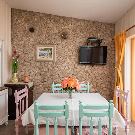 House Sai צלינה